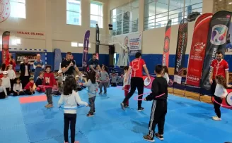 Salıpazarı ilçesinde çocuk şenliği düzenlendi
