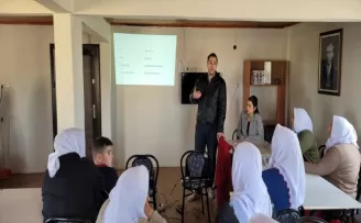Salıpazarı’nda kadın üreticilere çiğ süt ve hijyen eğitimi verildi