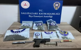 Salıpazarı'nda uyuşturucu operasyonunda 220 gram esrar ele geçirildi