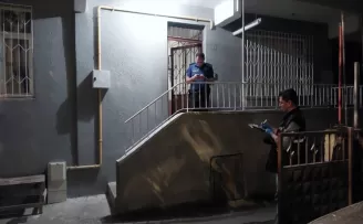 Samsun’da binanın 3. katından düşen genç ağır yaralandı