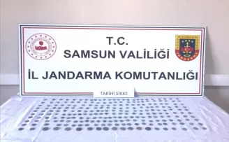Samsun’da bir araçta 237 sikke ele geçirildi