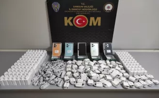 Samsun'da gümrük kaçağı cep telefonları ve aksesuarlar ele geçirildi