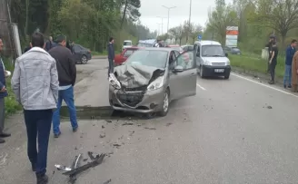 Samsun’da hafif ticari araç ile otomobilin çarpıştığı kazada 6 kişi yaralandı