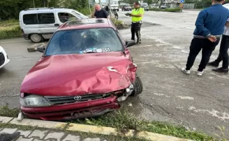 Samsun’da iki otomobil çarpıştı, 1 kişi yaralandı