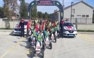Samsun'da jandarma kırsalda yaşayan öğrencilere trafik eğitimi verdi