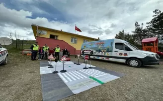 Samsun’da jandarma kırsalda yaşayan öğrencilere trafik eğitimi verdi