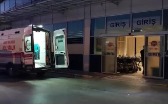 Samsun’da kamyonet ile otomobil çarpıştı, 2 kişi yaralandı