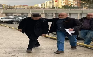 Samsun'da okul binasında annesini silahla öldüren zanlı adliyede
