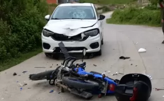 Samsun’da otomobille çarpışan motosikletteki 2 kişi yaralandı