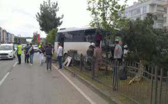 Samsun’da refüje çarpan personel servisindeki 9 kişi yaralandı