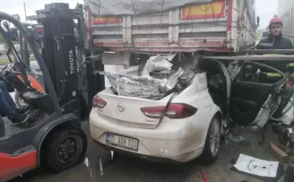 Samsun’da tırın altına giren otomobilin sürücüsü hayatını kaybetti
