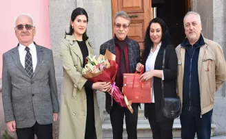  Sanatçının özgürlüğünü, eleştirilerini, fikir sunmasını önemsiyoruz