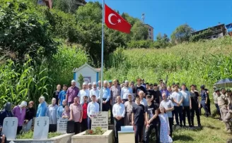 Şehit komiser Ahmet Çamur, Trabzon’daki kabri başında anıldı