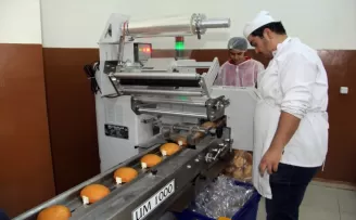 Sinop'ta deprem bölgesine gönderilmek üzere günlük 10 bin ekmek üretiliyor