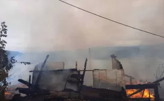 Sinop'ta köyde çıkan yangında 5 ev kullanılamaz hale geldi