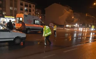 Sinop’ta otomobilin çarptığı 2 kişi yaralandı