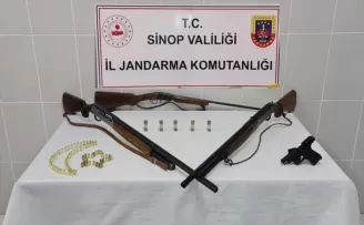 Sinop'ta ruhsatsız tüfek ve tabanca ele geçirildi
