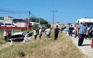Sinop’ta su kanalına devrilen otomobildeki 7 kişi yaralandı