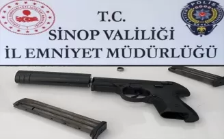 Sinop’ta üzerinde ruhsatsız tabanca bulunan zanlı gözaltına alındı