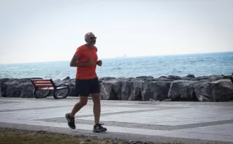 Sinop’tan Hatay’a koşan iş insanı depremzedeler için bağış topladı