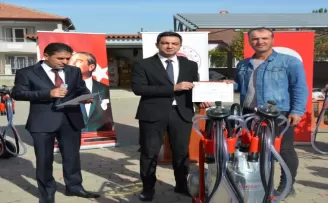 Sulusaray’da çiftçilere süt sağım makinesi dağıtıldı