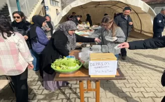 Sulusaray’da depremzedeler yararına kermes düzenlendi