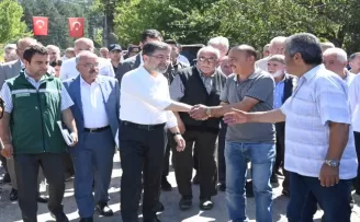 Tarım ve Orman Bakanı Yumaklı, Pınarbaşı’ndaki ziyaretlerini sürdürdü