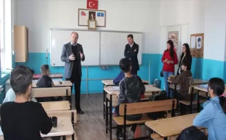 Taşova İlçe Milli Eğitim Müdürü Tümer’den köy okulu ziyareti
