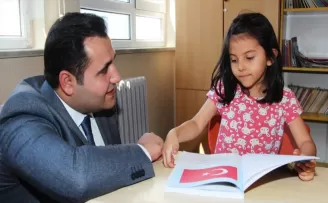 Taşova Kaymakamı Gökcecik köy okulunu ziyaret etti