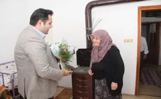 Taşova Kaymakamı Gökcecik şehit annesini ziyaret etti