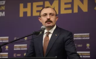 Ticaret Bakanı Mehmet Muş, parti teşkilatlarıyla iftar yaptı
