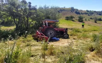 Tokat’ta devrilen traktörün sürücüsü öldü