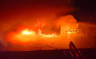 Tokat’ta garajda çıkan yangında 4 araç kullanılamaz hale geldi