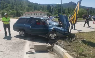 Tokat’ta iki otomobilin çarpıştığı kazada 4 kişi yaralandı