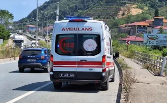 Trabzon’da devrilen hafif ticari aracın sürücüsü yaralandı