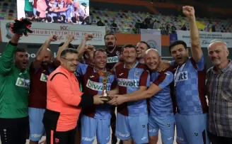 Trabzon’da “Efsaneler Yeniden Futbol Turnuvası“ sona erdi