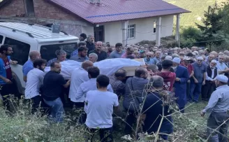 Trabzon'da vefat eden kuzenlerin cenazeleri aynı gün toprağa verildi