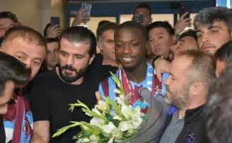 Trabzonspor’un yeni transferi Nicolas Pepe Trabzon’a geldi