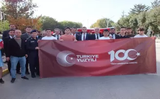 Turhal’da “100. Yıl Cumhuriyet Koşusu ve Yürüyüşü“ yapıldı