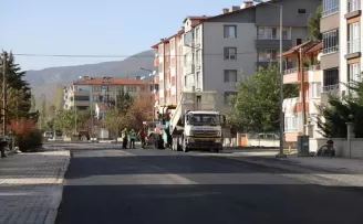 Turhal’da 17 bin metre yol yenilendi