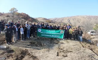 Uğurludağ ilçesinde 300 fidan toprakla buluşturuldu