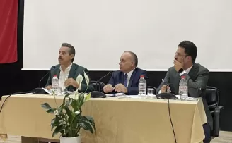 Vali Ünsal ve Milletvekili Çelik, Şavşat’ta köy muhtarlarıyla bir araya geldi