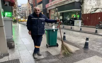 Zonguldak’ta belediye temizlik personeli alkollü kişilerce darbedildi