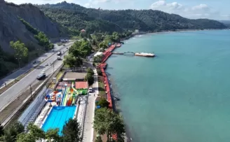 Zonguldak’taki Sevgi ve Barış Plajı’na “mavi bayraklı“ verildi