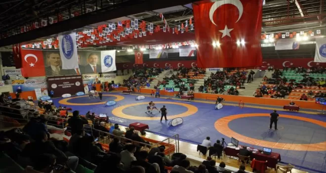 23 Yaş Altı Grekoromen Güreş Türkiye Şampiyonası, Çorum'da başladı