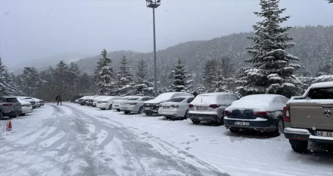 Abant Gölü Milli Parkı’nda kar kalınlığı 10 santimetreye ulaştı