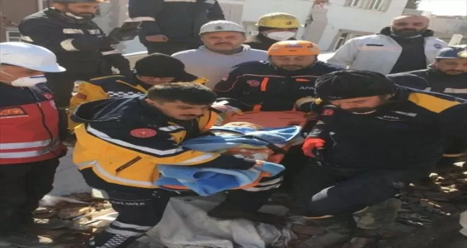 Adıyaman’da 6 aylık bebek 82 saat sonra enkazdan sağ çıkarıldı