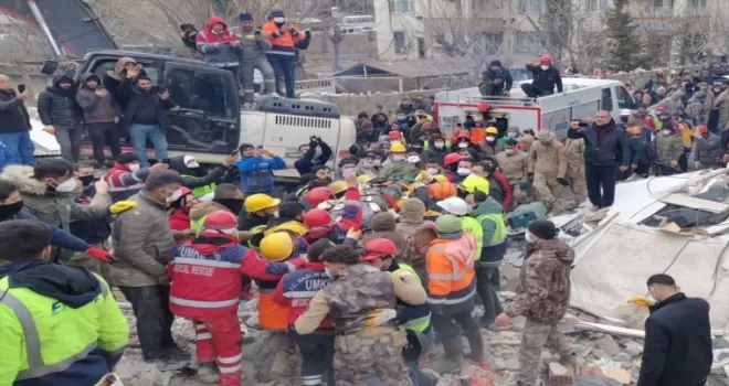 Adıyaman’da enkaz altında kalan kişi 107 saat sonra kurtarıldı