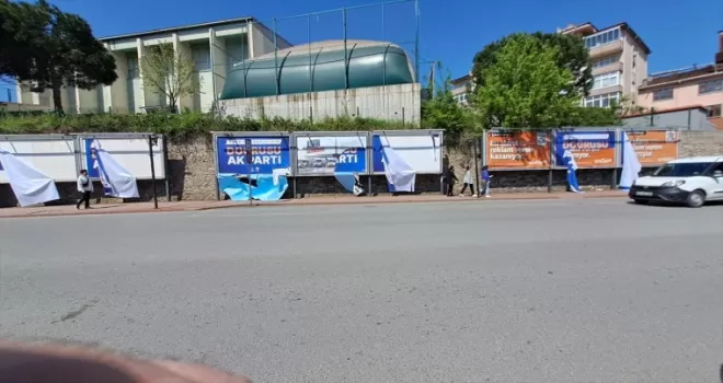 AK Parti milletvekili adayı Bozkurt’tan parti afişlerinin yırtılmasına tepki