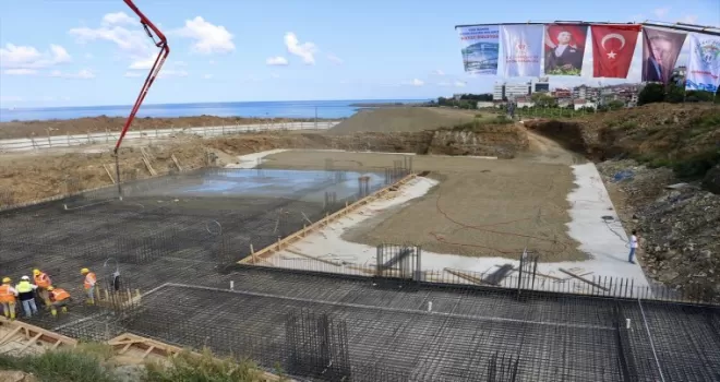 Akçaabat’ta yarı olimpik yüzme havuzunun temeli atıldı